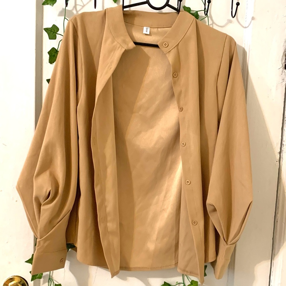 💝Beautiful camel blouse . Perfect for office or causal wear. Brand new& Soft